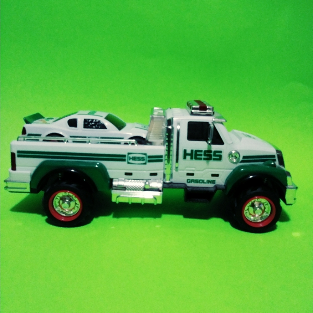 2011 Hess Truck & Race Car